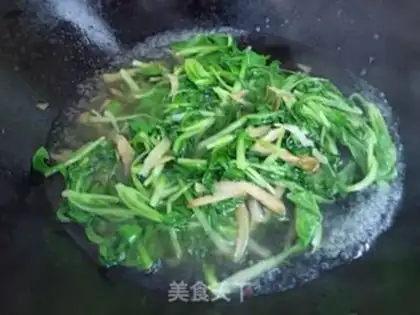 Make Squeeze and egg soup step 3