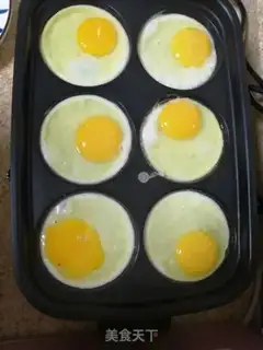 Make Tomato juice and eggs step 0