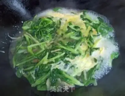 Make Squeeze and egg soup step 4