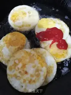Make Tomato juice and eggs step 5