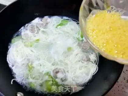Make Hand-to-hand meatball silk melon soup step 7