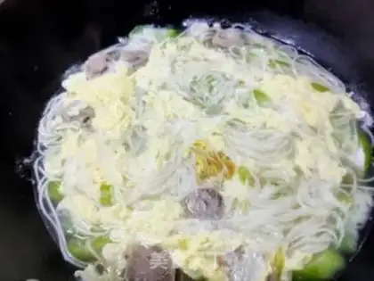 Make Hand-to-hand meatball silk melon soup step 9