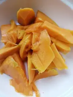 Make Charcoal mango juice step 1