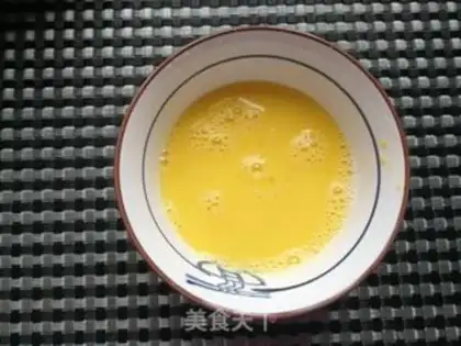 Make Onion fried goose eggs step 0