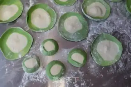 Make Pork dumplings step 18
