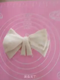 Make Net butterflies on bread step 28
