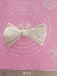 Make Net butterflies on bread step 29