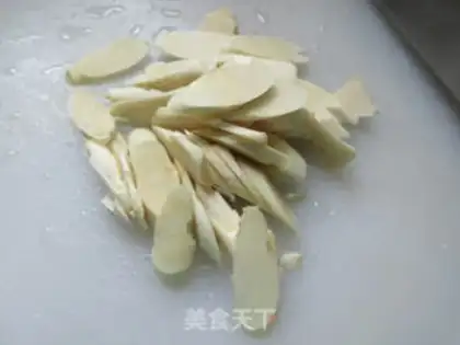 Make Five flowers with beans whips step 3