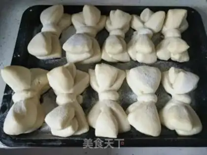 Make Net butterflies on bread step 32