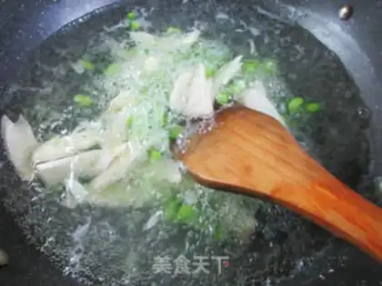 Make Five flowers with beans whips step 4