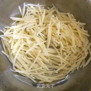Make Spicy potatoes step 1