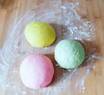 Make Rainbow bread step 7