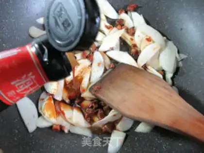 Make The mushroom sauce is soaking white step 9