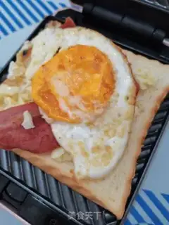 Make Cheese bacon sandwich step 6