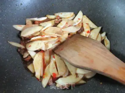 Make The mushroom sauce is soaking white step 10
