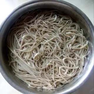 Make Plumbing green bean sprouts step 2