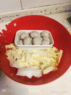 Make Fishballs with cabbage step 1