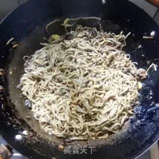 Make Plumbing green bean sprouts step 4