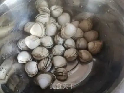 Make Spicy white clams step 0