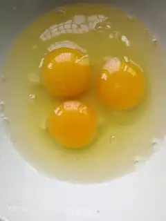 Make Sea omelet step 1