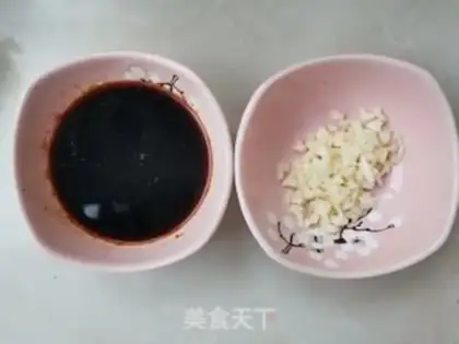 Make Spicy garlic ointment step 1