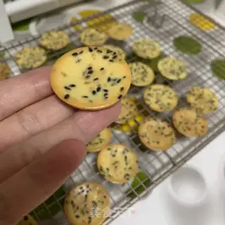 Make Sesame pretzels step 14