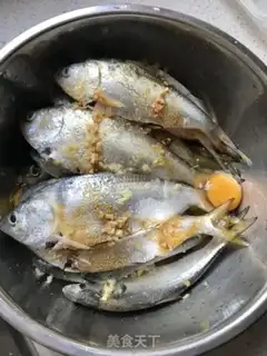 Make Fried river fish step 2