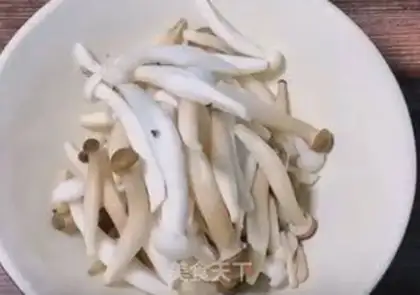 Make Twin mushrooms and egg rice step 0
