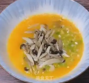 Make Twin mushrooms and egg rice step 4