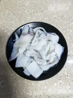 Make The white squid step 0