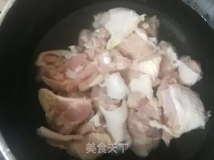 Make Apricot. Chicken leg step 2