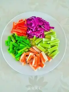 Make Crab rods, salad step 3