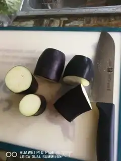 Make Fish-faced halo step 2