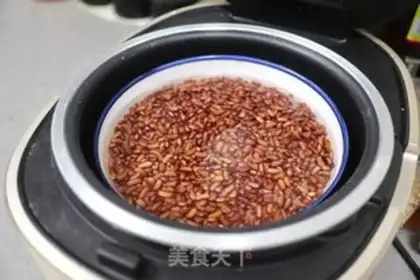 Make Red sugar bean rolls step 1