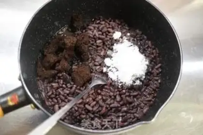 Make Red sugar bean rolls step 2