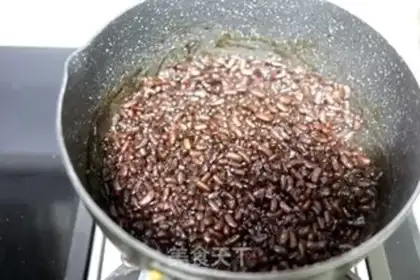 Make Red sugar bean rolls step 3