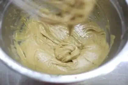Make The red sugar Madeleine cake step 4