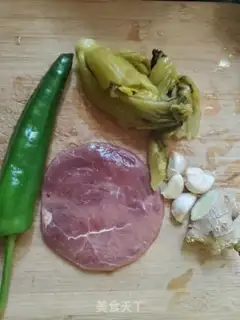 Make Pepper willow sauerkraut step 0