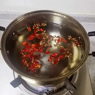 Make Spicy chicken silk step 1