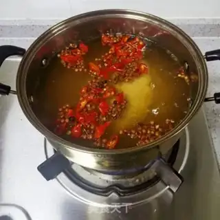 Make Spicy chicken silk step 2