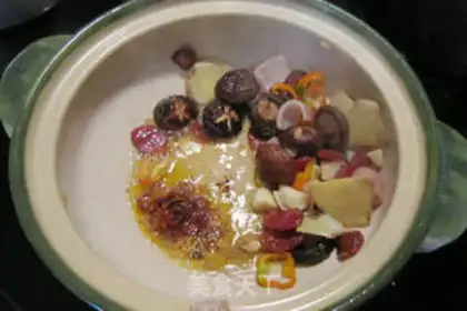 Make Chicken wing seafood step 7