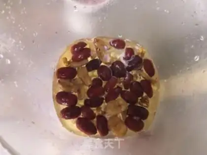 Make Red dates walnut soy step 2