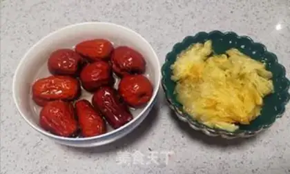 Make "Red dates, sugar and silver." step 1