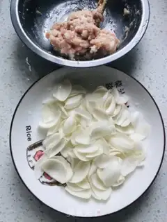 Make Lily