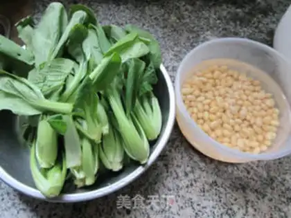 Make Soybeans, chicken soup step 1