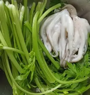 Make Creamed octopus step 0
