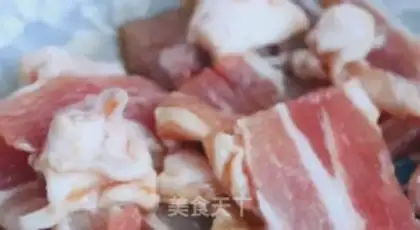 Make Garlic fried meat step 1