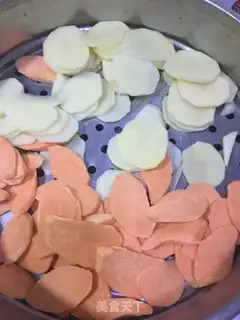 Make Red potato lunar pie step 0