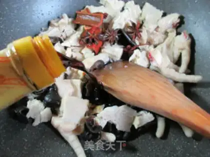 Make Black-muted chicken claw barbecue step 4