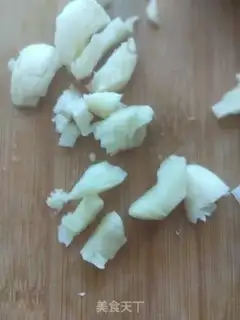 Make Chicken pig hoof soup step 1